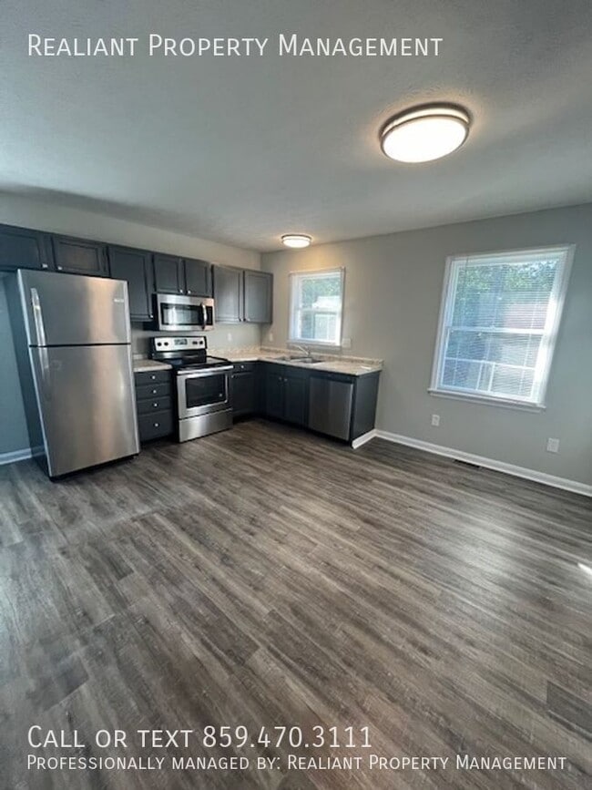 Building Photo - 617 Barefoot Dr