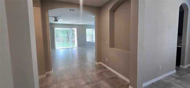 Building Photo - 7564 Bishop Square Dr