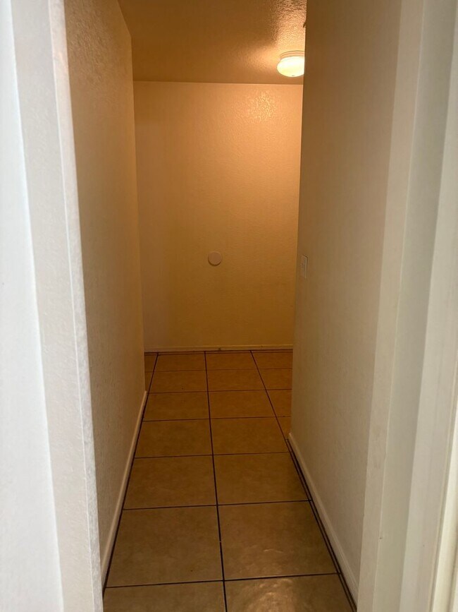 Building Photo - Charming 3 Bedroom 2 Bath Family Home in South Tucson