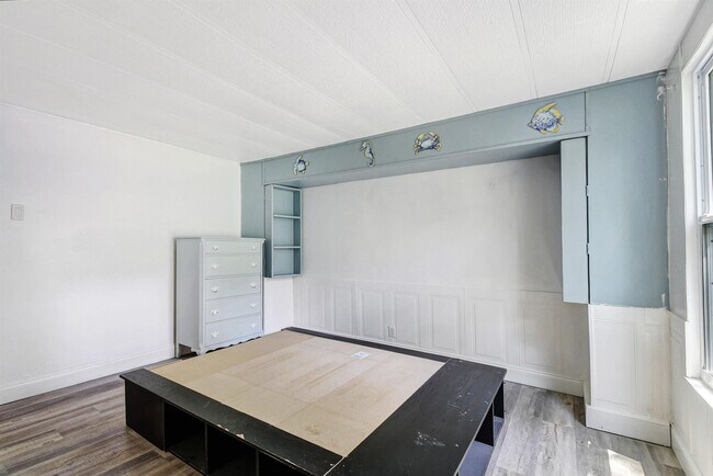 Building Photo - 4895 Ave D