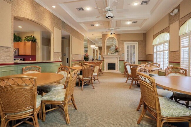Building Photo - 4437 Corso Venetia Blvd