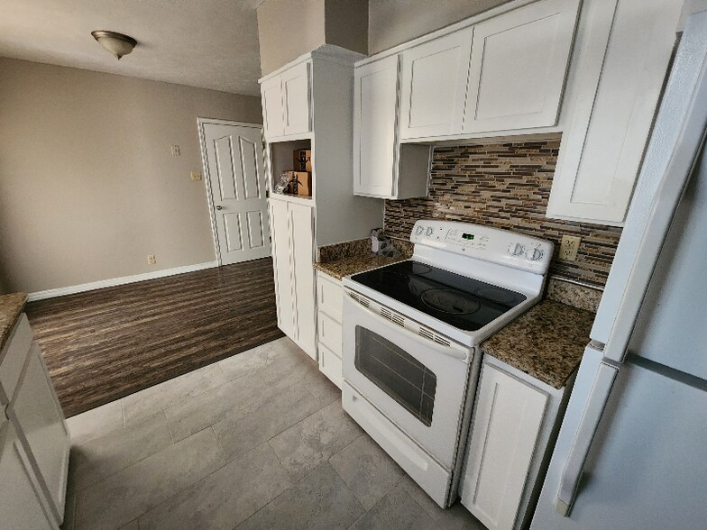 Building Photo - 5109 Bastille Ave