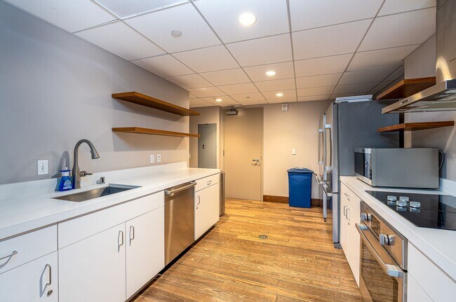 Building Photo - Stylish 1-Bedroom Unit at THE COLLECTION w...