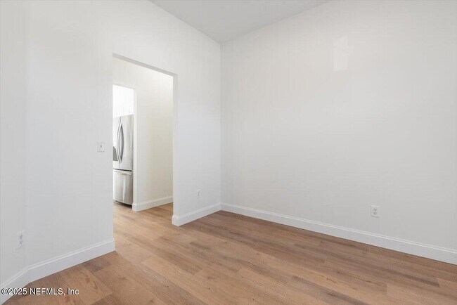 Building Photo - 12184 Mantle Dr