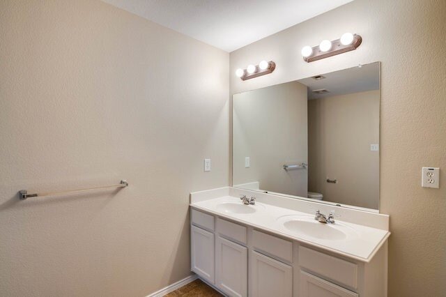 Building Photo - 25 Larkspur Dr