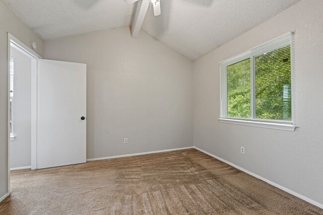 Building Photo - Rawhide Loop Duplex