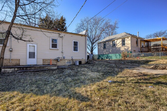 Building Photo - Ralston Rental Home Available
