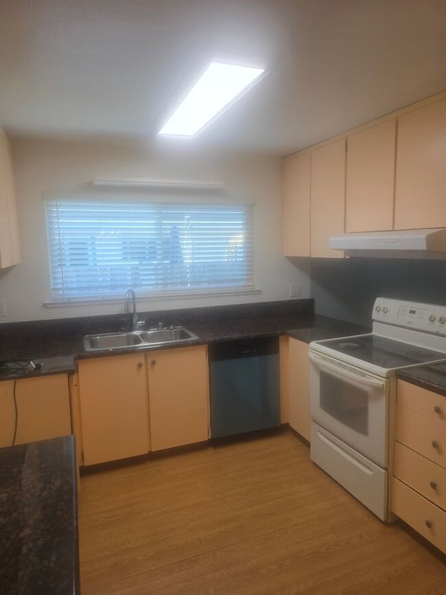 Building Photo - New On The Market