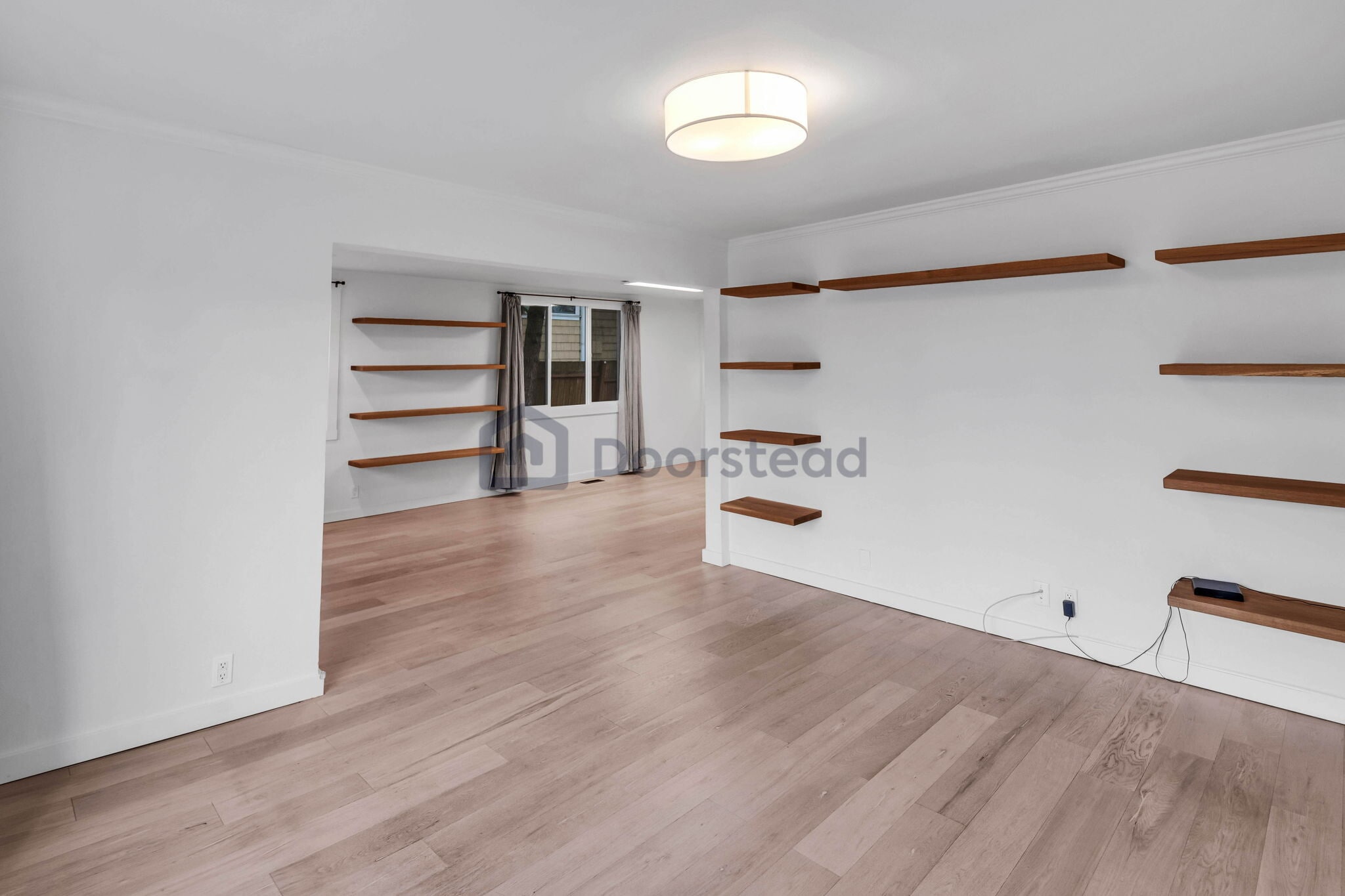 Building Photo - 924 24th Ave S