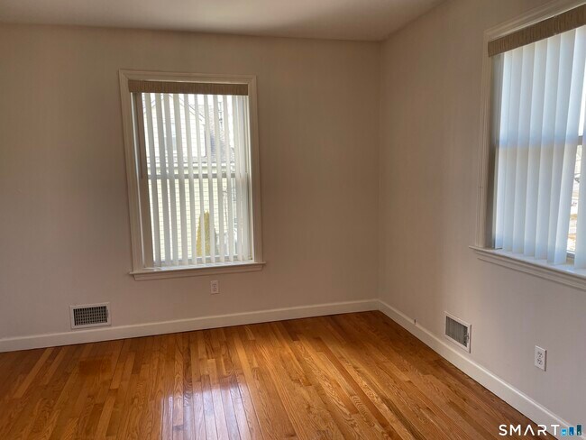 Building Photo - 41 Elmcroft Rd