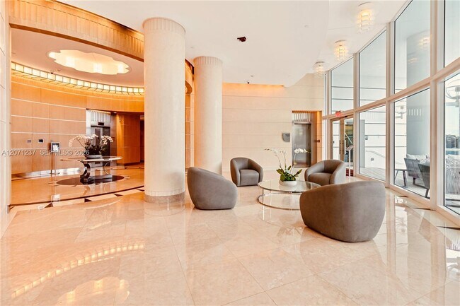 Building Photo - 2127 Brickell Ave