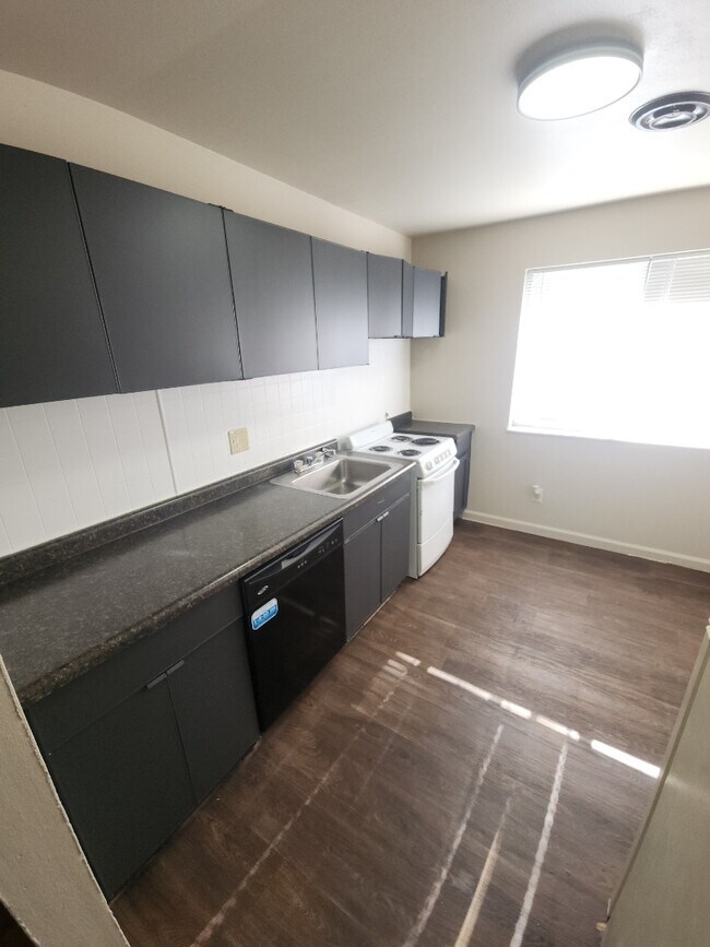 Primary Photo - 2 bedroom 1 bath