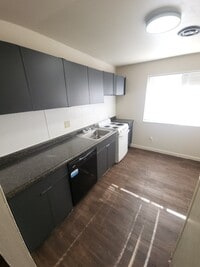 Building Photo - 2 bedroom 1 bath