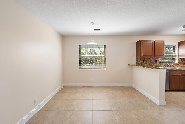 Building Photo - 135 Shore Ct