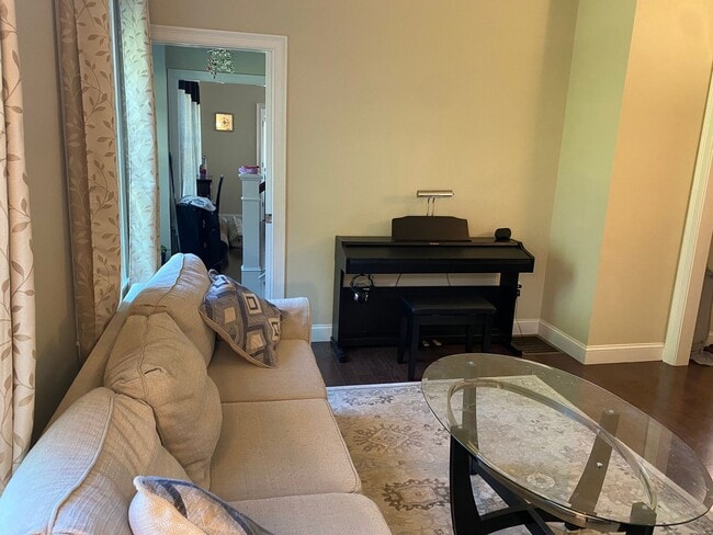 Building Photo - Spacious Four-Bedroom House in the Heart o...