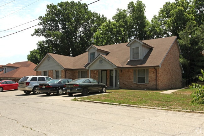 Primary Photo - Squire Lake Townhomes