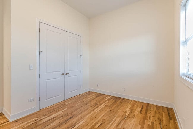 Building Photo - 4808 N Spaulding Ave
