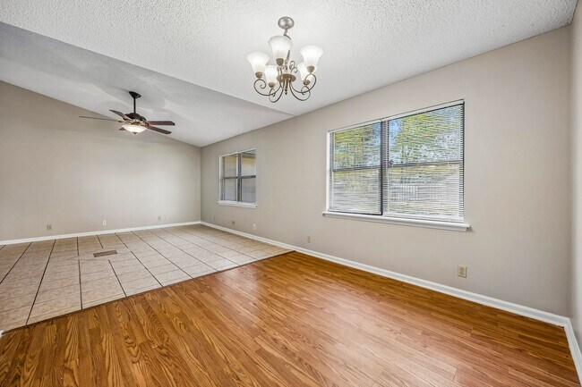 Building Photo - 132 Woodvalley Ct