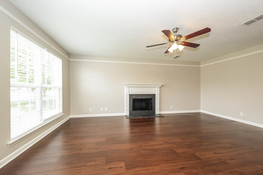 Building Photo - 1531 St Andrews Dr
