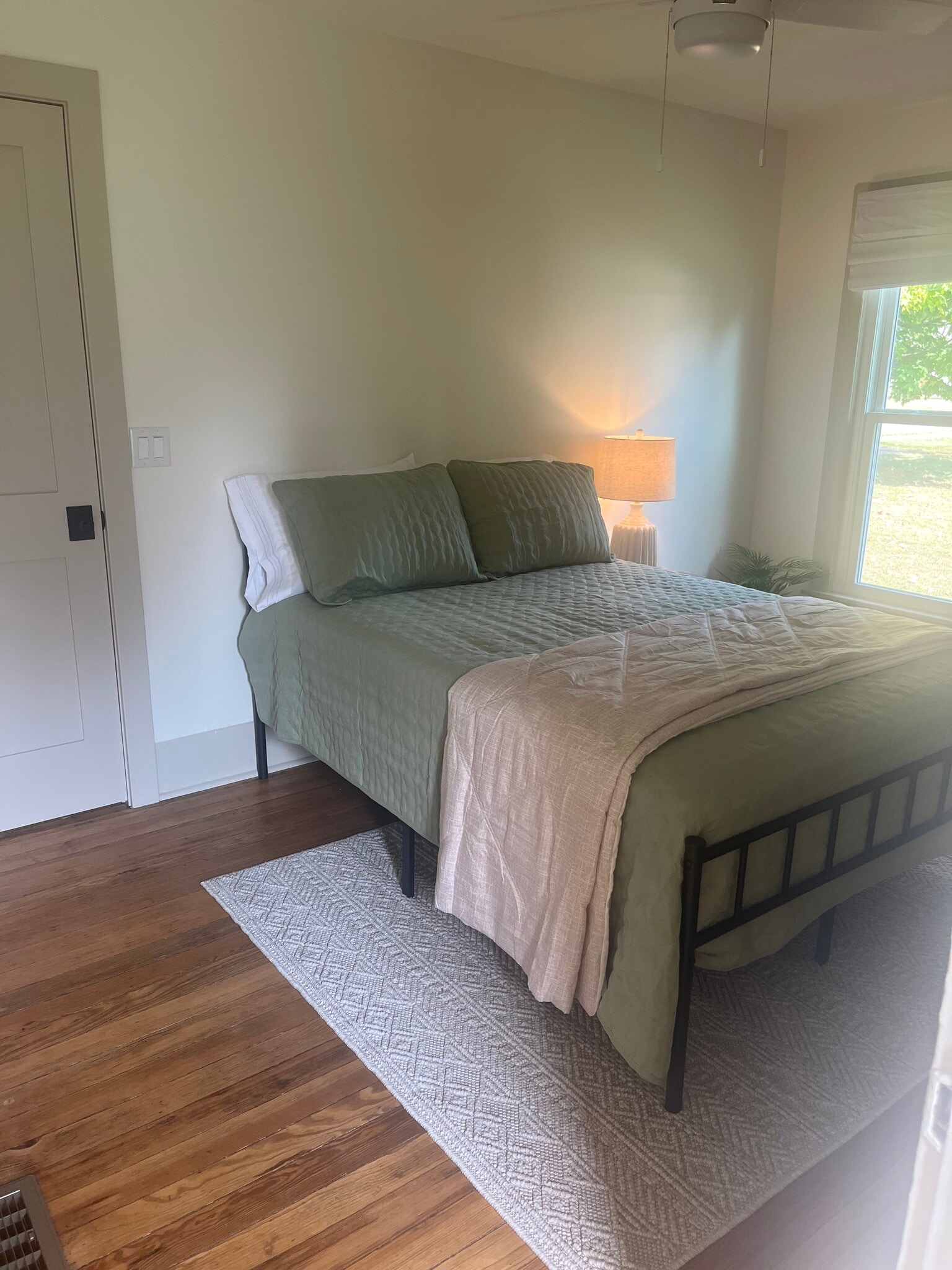 Building Photo - 406 W Front St