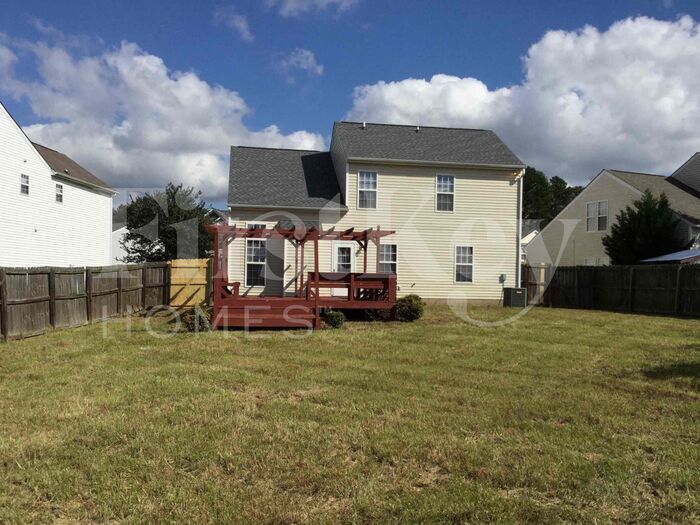 Building Photo - 1027 Hipp Rd