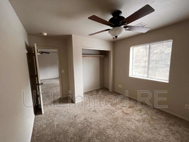 Building Photo - 1518 Shoup St