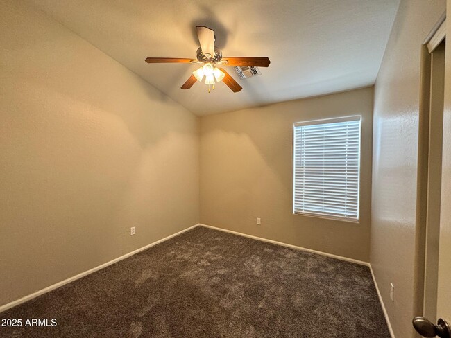 Building Photo - 44879 W Desert Garden Rd