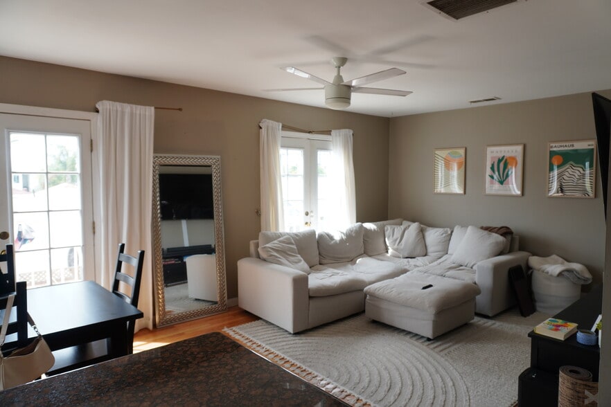 Living Area - 1813 Oliver Ave