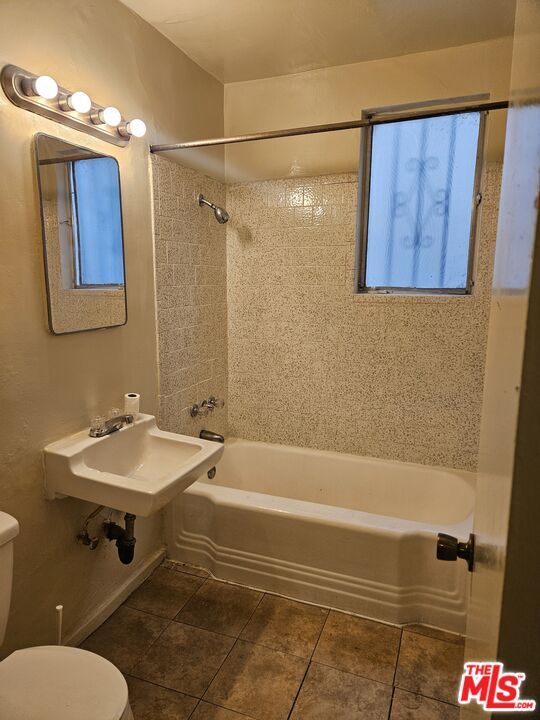 Building Photo - 7906 San Pedro St