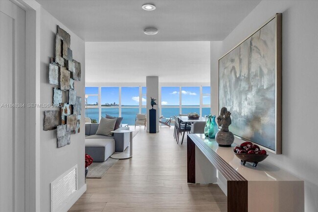 Building Photo - 600 Grapetree Dr