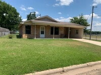Building Photo - 3/1 Fenced yard Pet Friendly Gladewater ISD