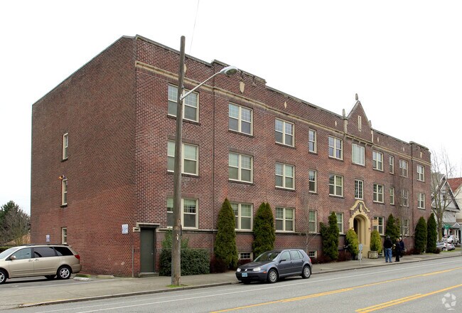 Building Photo - Roosevelt Apartments