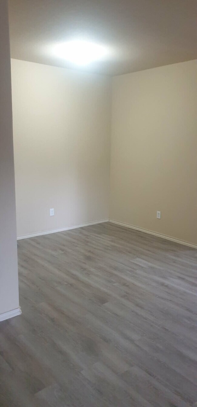 Building Photo - 821 Katydid Ct