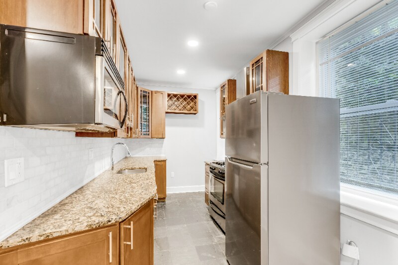 Building Photo - 6600 Lincoln Dr