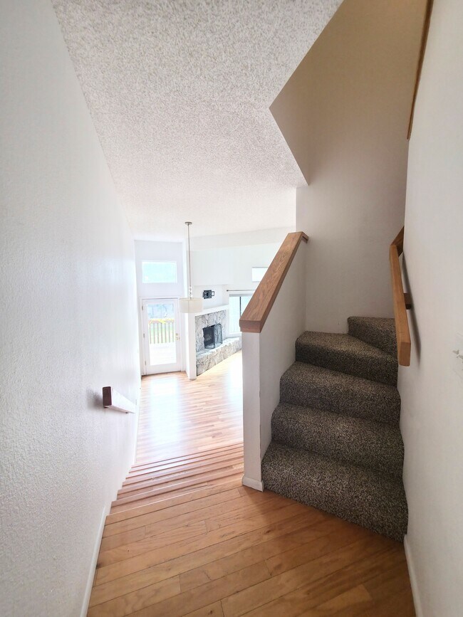 Building Photo - 2324 N Whispering Pines Way