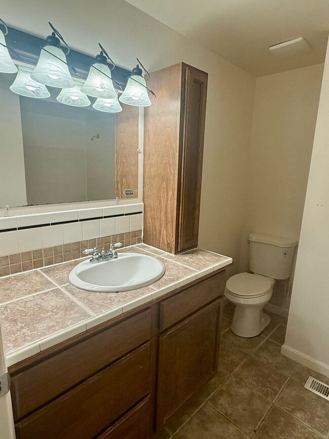 Building Photo - Beautifully Updated 3-Bed, 2-Bath Home – 2,088 Sq Ft with 2-Car Garage