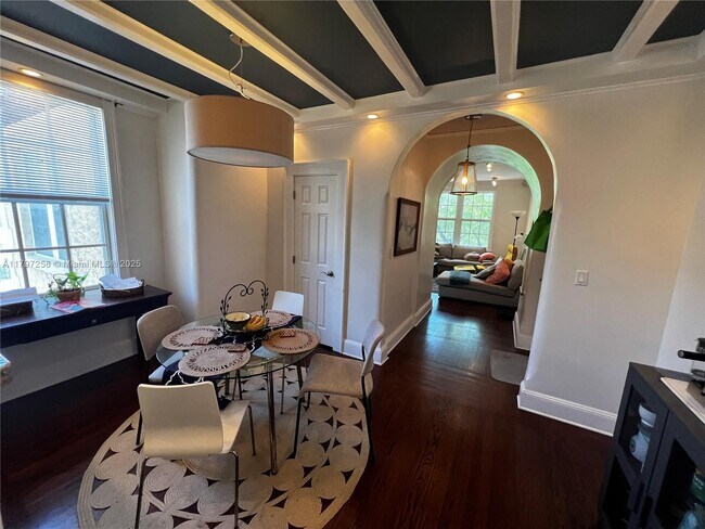 Building Photo - 3224 Biscayne Blvd