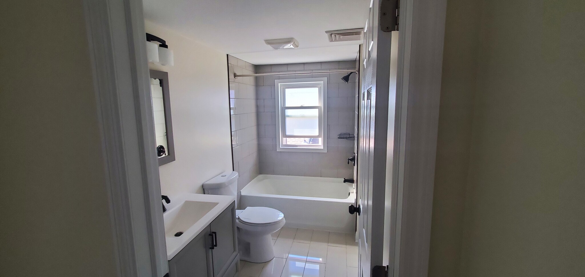 Bathroom - 4 Katherine Rd