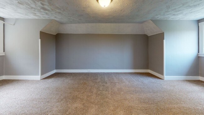 Building Photo - Renovated 3-Bedroom Home for Rent