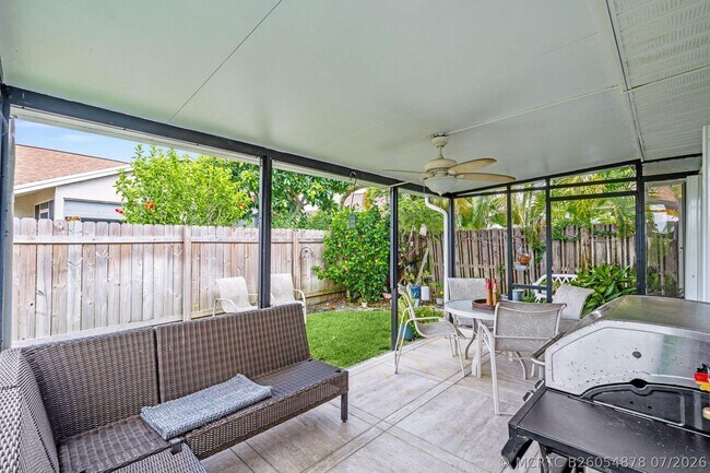 Building Photo - 1599 Bayridge Pl