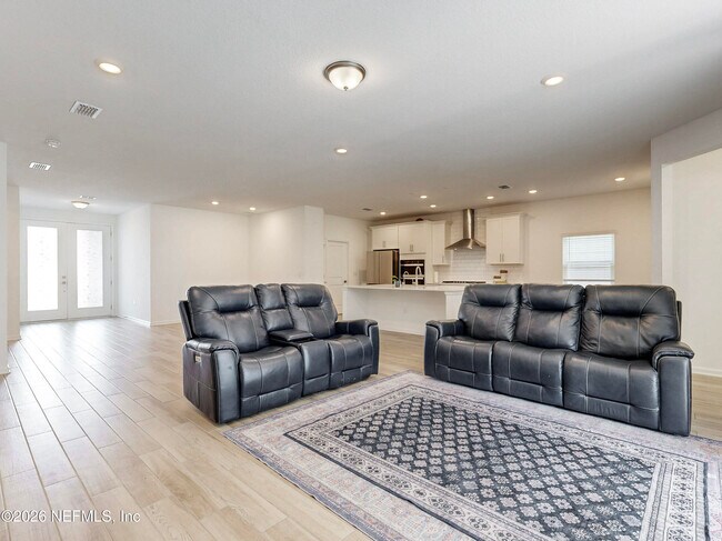 Building Photo - 401 Archstone Wy