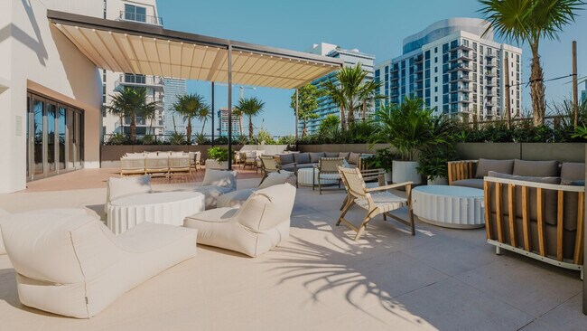 Building Photo - 698 N Miami Ave