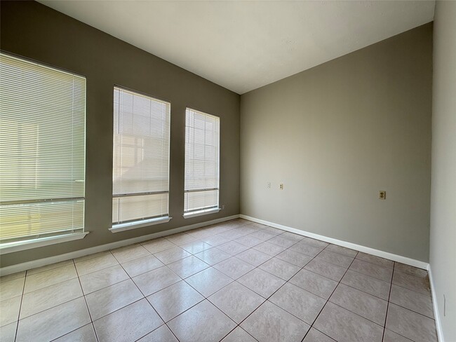 Building Photo - 11346 Old Telegraph Rd