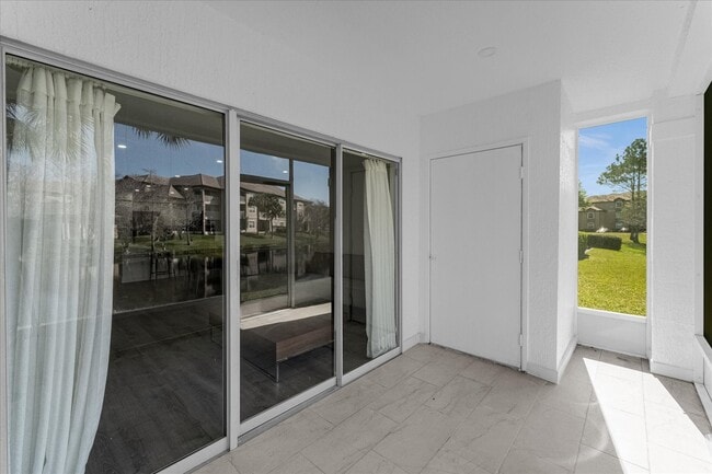 Building Photo - 14036 Fairway Island Dr