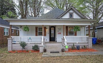 Building Photo - 1130 Larosa Terrace SW