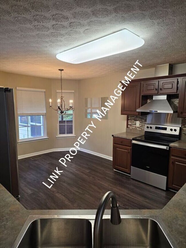 Building Photo - 6383 Rim Crest Ln