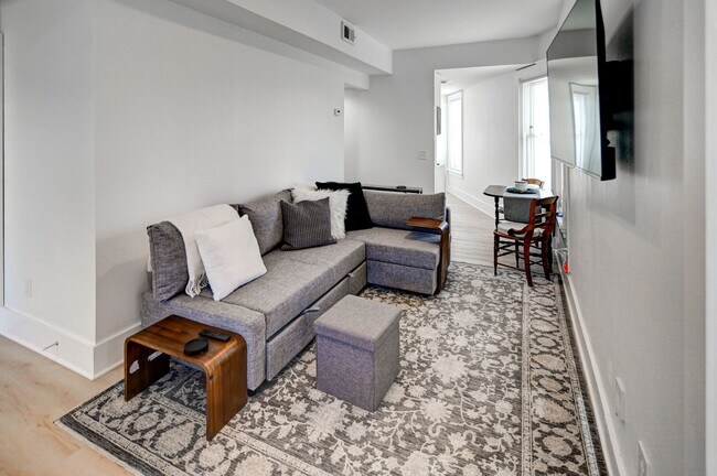 Building Photo - Jenifer Street