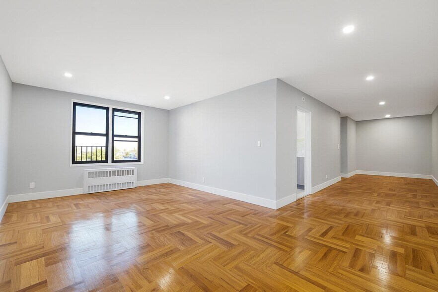 Building Photo - 525-527 Riverdale Avenue