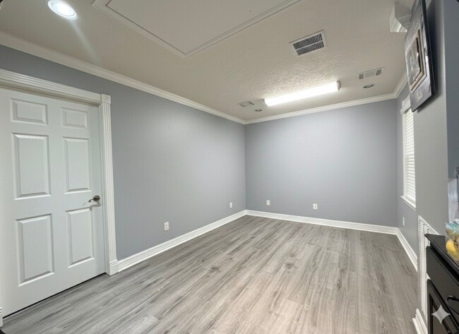 Building Photo - 9770 Tappenbeck Dr