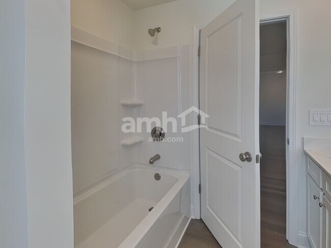 Building Photo - 3524 Shane Hill Rd SW